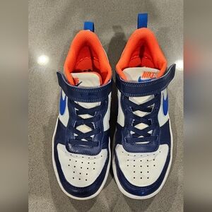 Boys Sz 1 Nike Blue & White Sneakers
